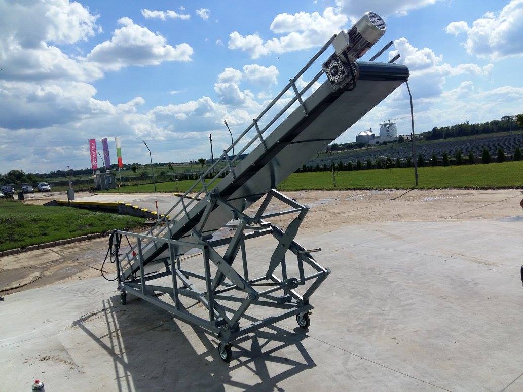 Транспортна лента наклонена с променлива височина